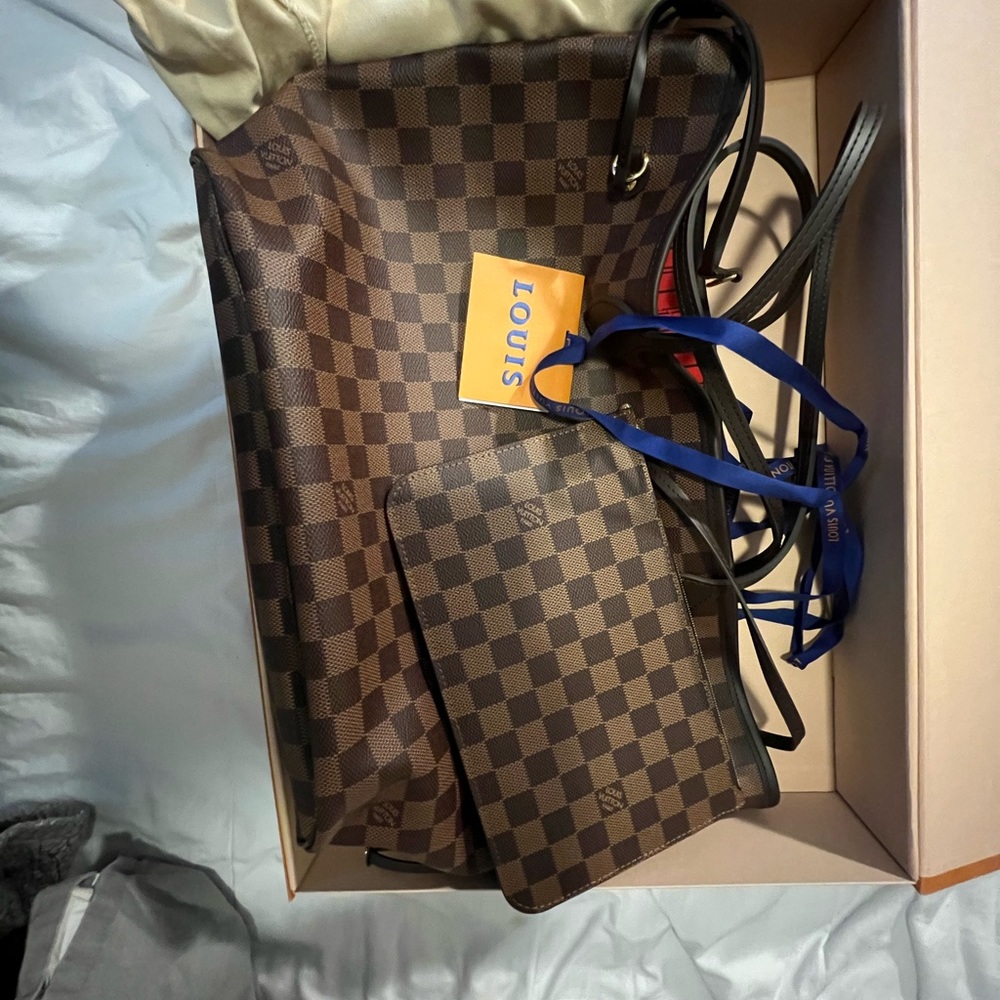 Louis Vuitton Neverfull MM Tote